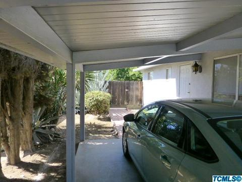 612 E Willow Ct, Tulare, CA 93274 photo 5