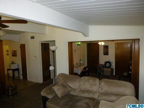 612 E Willow Ct, Tulare, CA 93274 photo 6