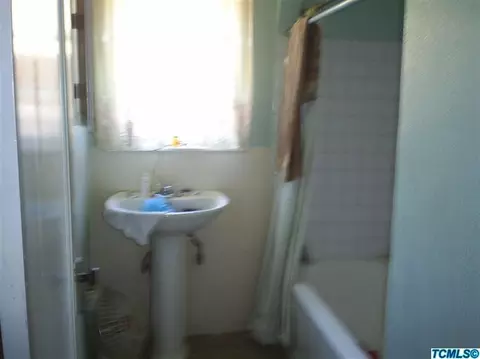 135 N Orange Ave, Exeter, CA 93221 photo 6