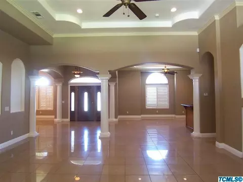 4413 E Grove Ct, Visalia, CA 93292 photo 4