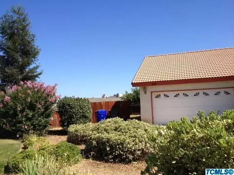 539 Village Ct, Exeter, CA 93221 photo 3