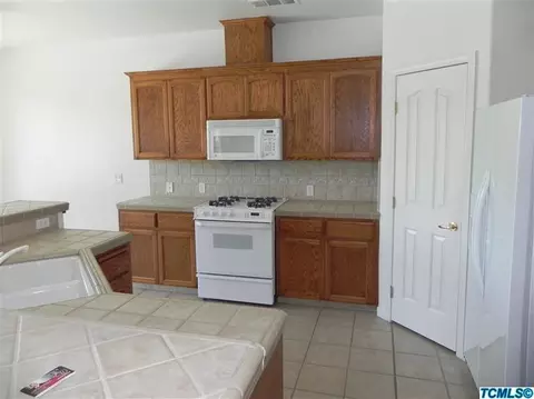 3605 E Paradise Ave, Visalia, CA 93292 photo 3