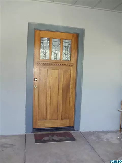 237 N Kaweah Ave, Exeter, CA 93221 photo 2