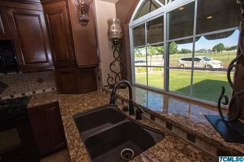 1471 E Davis Dr, Dinuba, CA 93618 photo 7
