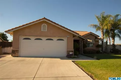 1471 E Davis Dr, Dinuba, CA 93618 photo 1