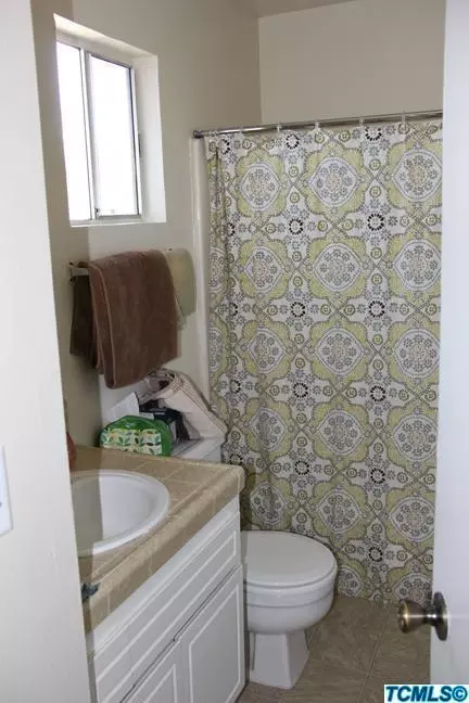 1233 E Ferguson Ave, Visalia, CA 93292 photo 14