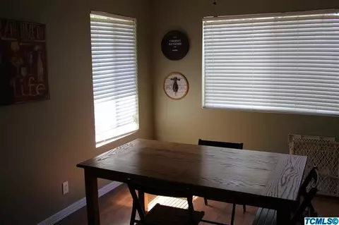 1233 E Ferguson Ave, Visalia, CA 93292 photo 9