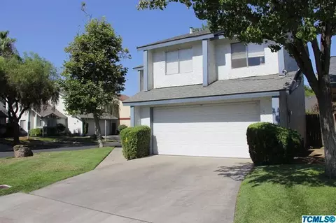 1233 E Ferguson Ave, Visalia, CA 93292 photo 2