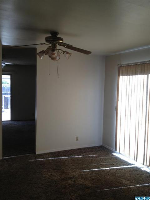 1758 E Park Way, Dinuba, CA 93618 photo 2