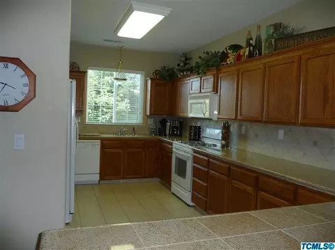2218 E Katherine Ave, Fowler, CA 93625 photo 2