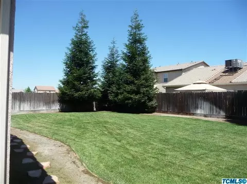 2218 E Katherine Ave, Fowler, CA 93625 photo 6