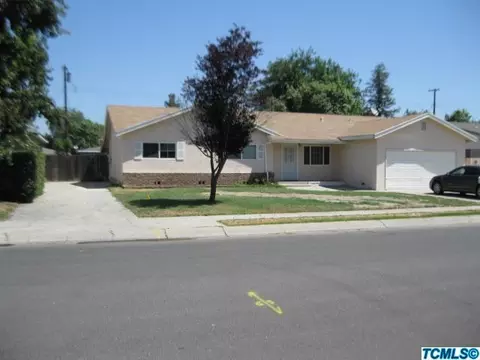 398 E Gail Ave, Tulare, CA 93274 photo 2