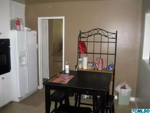 398 E Gail Ave, Tulare, CA 93274 photo 7