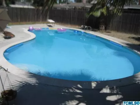 398 E Gail Ave, Tulare, CA 93274 photo 3
