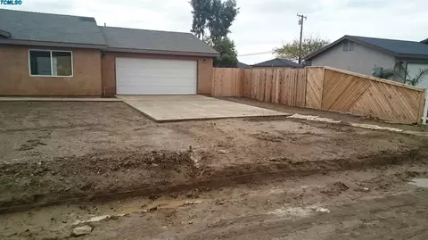 6875 Elder Ave, Visalia, CA 93291 photo 2