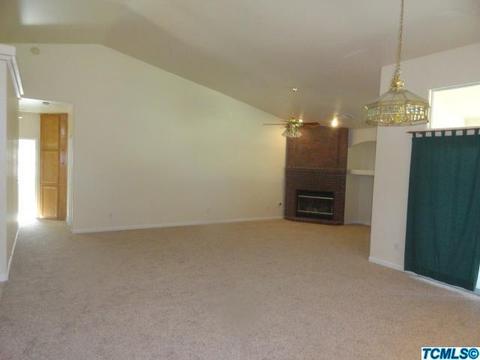 1125 E Chestnut Ct, Visalia, CA 93292 photo 9