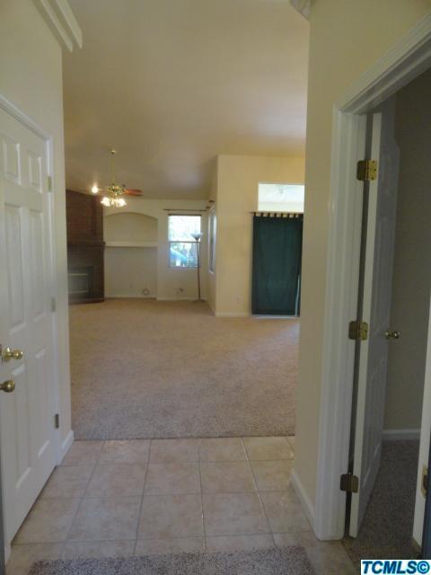 1125 E Chestnut Ct, Visalia, CA 93292 photo 5