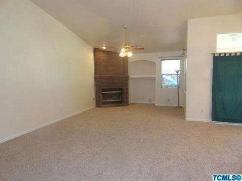 1125 E Chestnut Ct, Visalia, CA 93292 photo 8