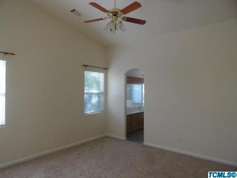 1125 E Chestnut Ct, Visalia, CA 93292 photo 18