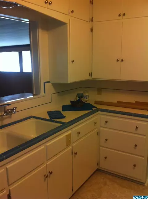 964 Windsor Dr, Tulare, CA 93274 photo 7