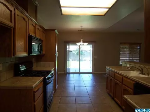 512 Gearey Ave, Exeter, CA 93221 photo 4