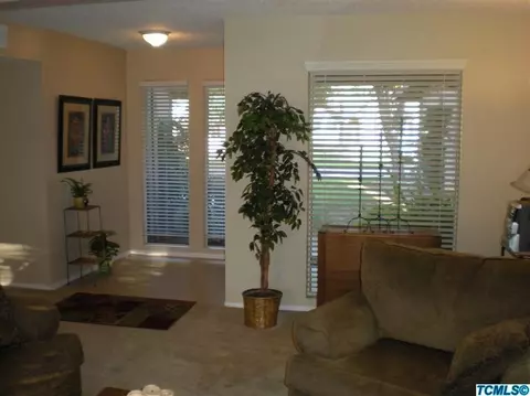 1922 E Harold Ave, Visalia, CA 93292 photo 7