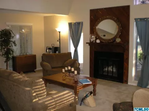 1922 E Harold Ave, Visalia, CA 93292 photo 3