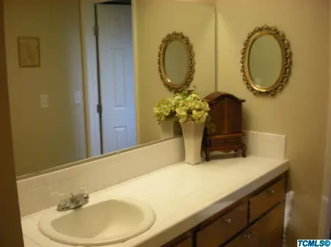 1922 E Harold Ave, Visalia, CA 93292 photo 10