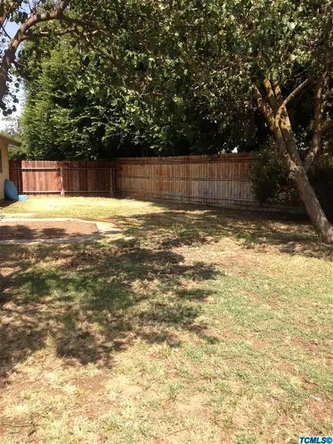 1942 E Meadowbrook Dr, Visalia, CA 93292 photo 5
