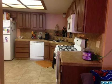 1942 E Meadowbrook Dr, Visalia, CA 93292 photo 6