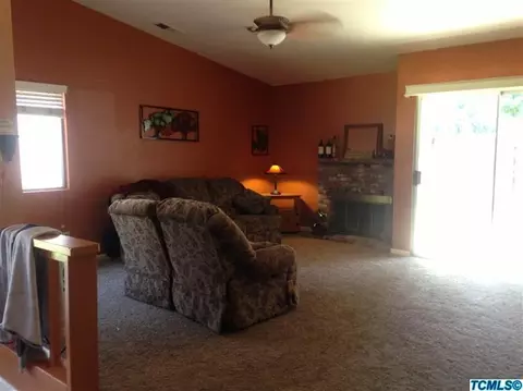 1942 E Meadowbrook Dr, Visalia, CA 93292 photo 8