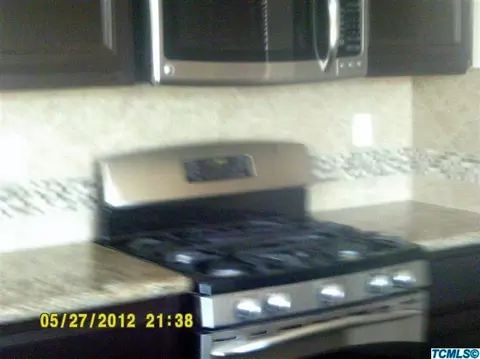 3853 E Seeger Ct SE, Visalia, CA 93292 photo 2