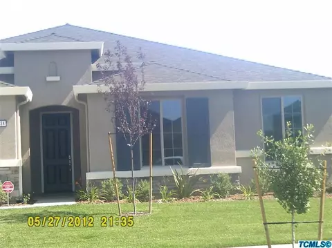 3853 E Seeger Ct SE, Visalia, CA 93292 photo 1