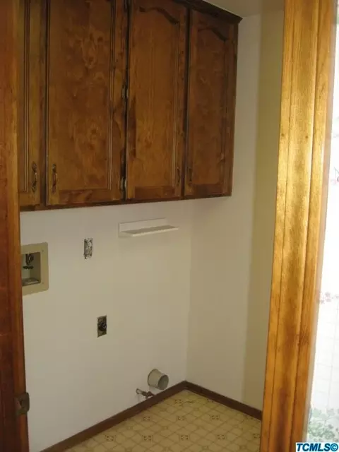 1011 E Cambridge Ave, Visalia, CA 93292 photo 15