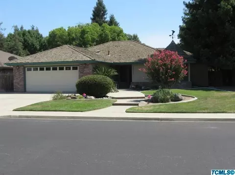 1011 E Cambridge Ave, Visalia, CA 93292 photo 3