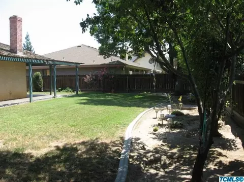 1011 E Cambridge Ave, Visalia, CA 93292 photo 38