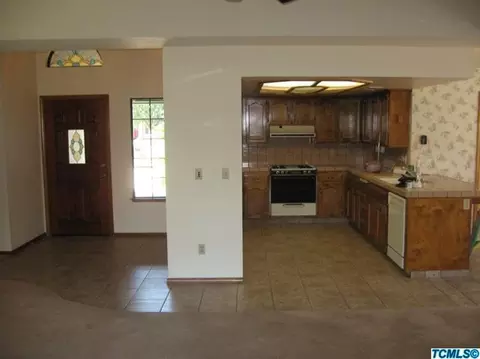 1011 E Cambridge Ave, Visalia, CA 93292 photo 10
