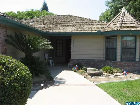 1011 E Cambridge Ave, Visalia, CA 93292 photo 8