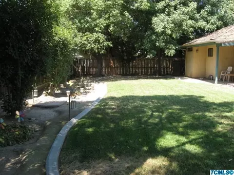 1011 E Cambridge Ave, Visalia, CA 93292 photo 32