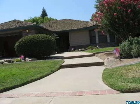 1011 E Cambridge Ave, Visalia, CA 93292 photo 7