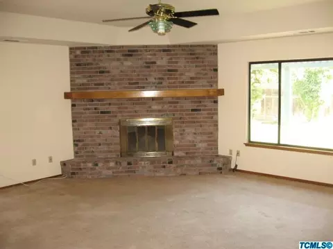 1011 E Cambridge Ave, Visalia, CA 93292 photo 9