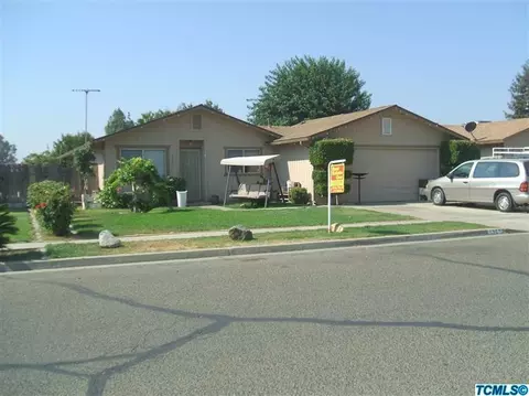 1369 E Levin Ave, Tulare, CA 93274 photo 2