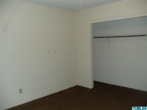 237 E Country Ave, Visalia, CA 93277 photo 12