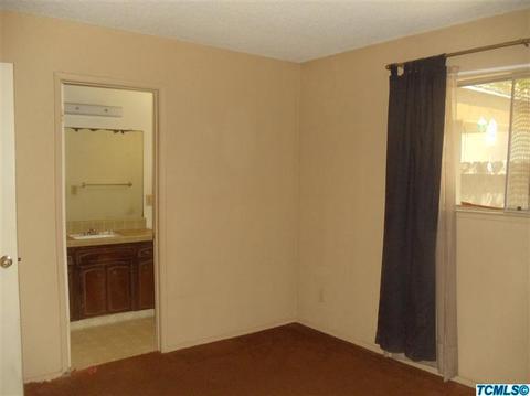 237 E Country Ave, Visalia, CA 93277 photo 9
