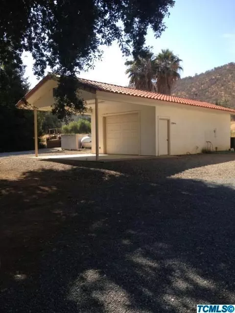33407 Globe Dr, Springville, CA 93265 photo 4