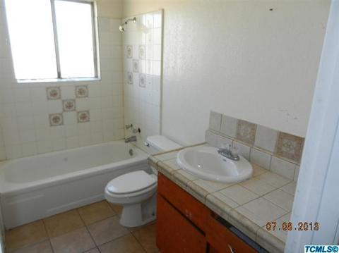 714 11th St, Sanger, CA 93657 photo 5
