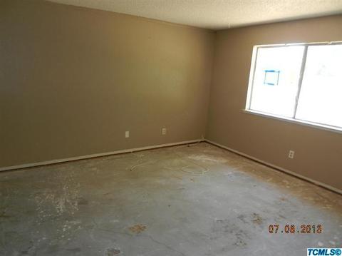 714 11th St, Sanger, CA 93657 photo 2