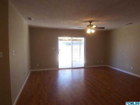 1398 E Birch Ave, Tulare, CA 93274 photo 3