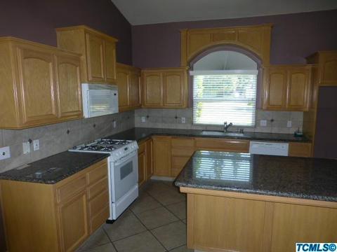 107 Mitchell Ave, Tulare, CA 93274 photo 9