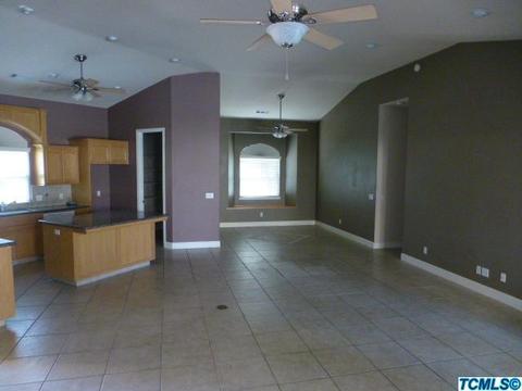 107 Mitchell Ave, Tulare, CA 93274 photo 6